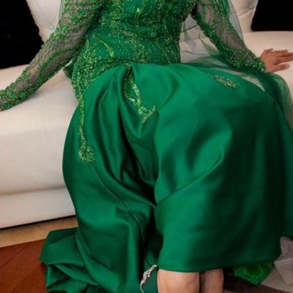 Green dress - Picture 8 of 8